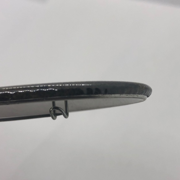 Button Pins - Picture 4 of 6